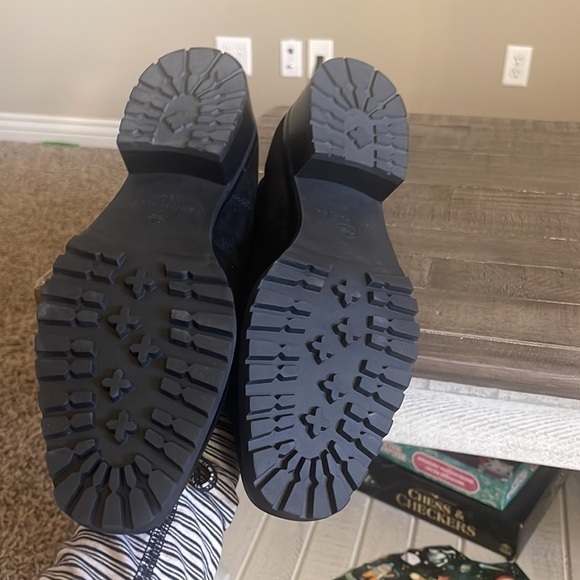 Ann Taylor Suede Flat Chelsea Booties - Picture 6 of 9